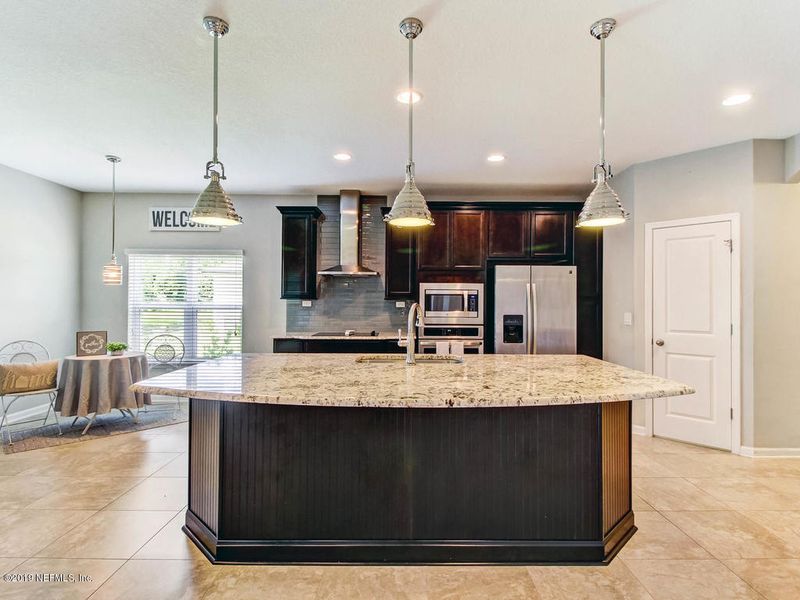 79523 Plummers Creek Dr, Yulee, FL 32097
