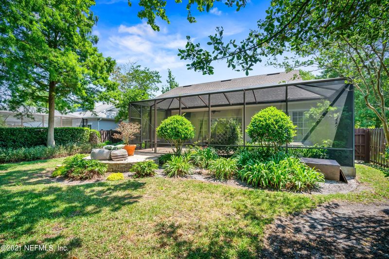 7954 Mount Ranier Dr, Jacksonville, FL 32256
