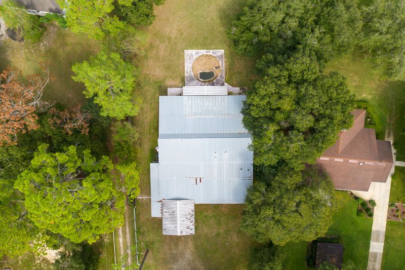 7961 Breezy Point Rd E, Melrose, FL 32666