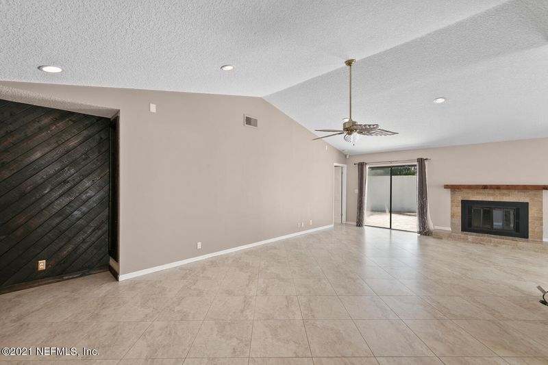 7970 Linkside Dr, Jacksonville, FL 32256