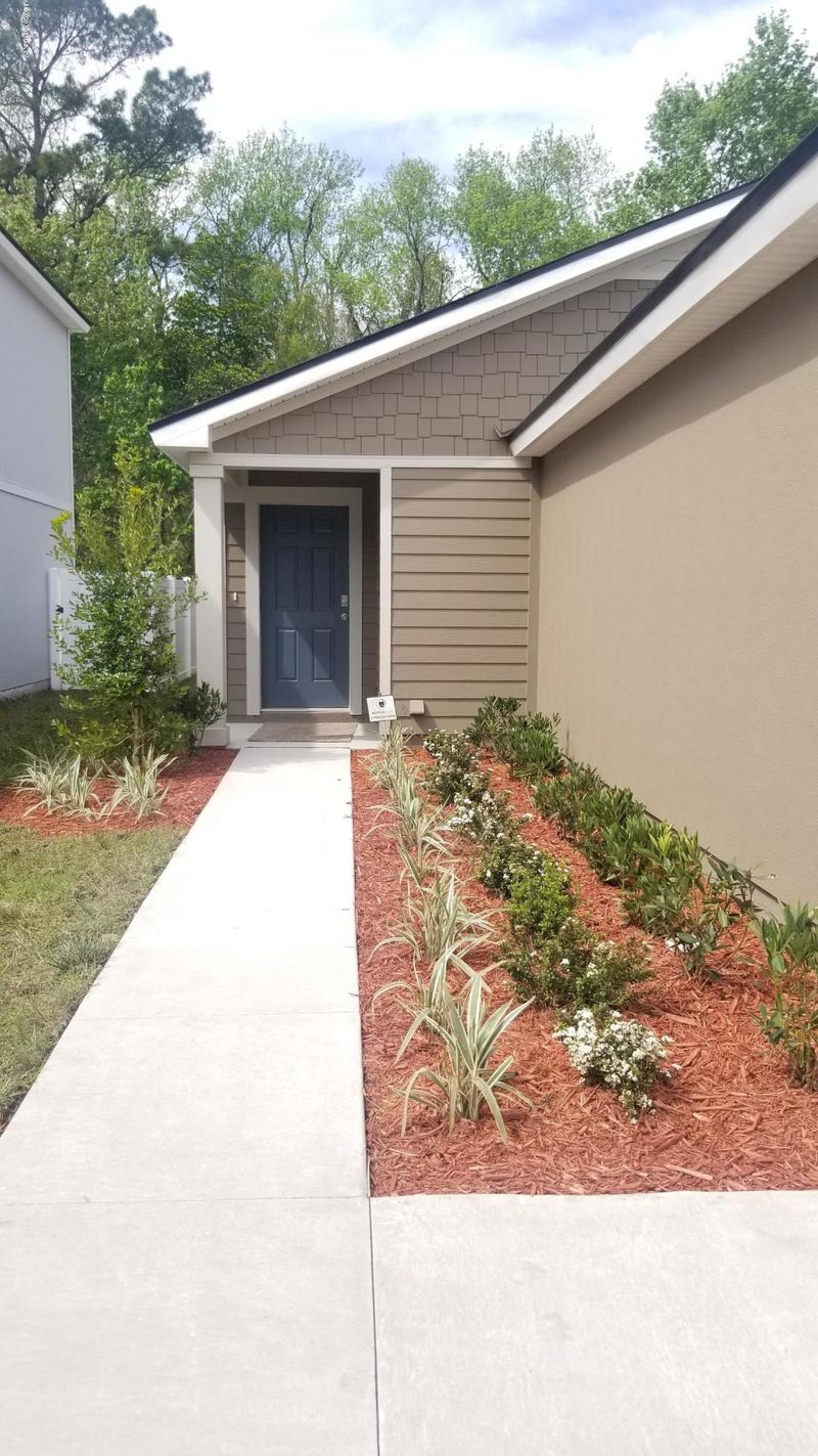 7994 Meadow Walk Ln, Jacksonville, FL 32256