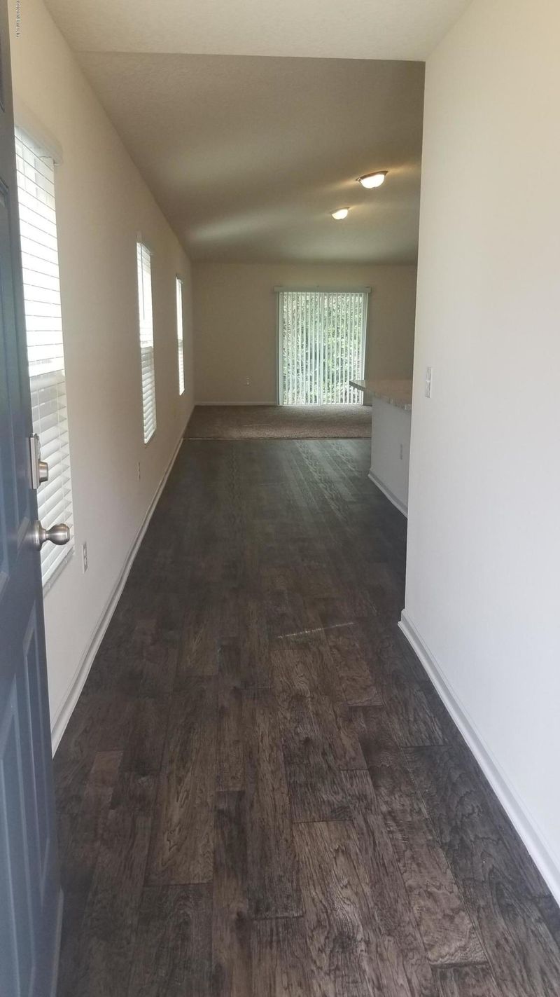 7994 Meadow Walk Ln, Jacksonville, FL 32256