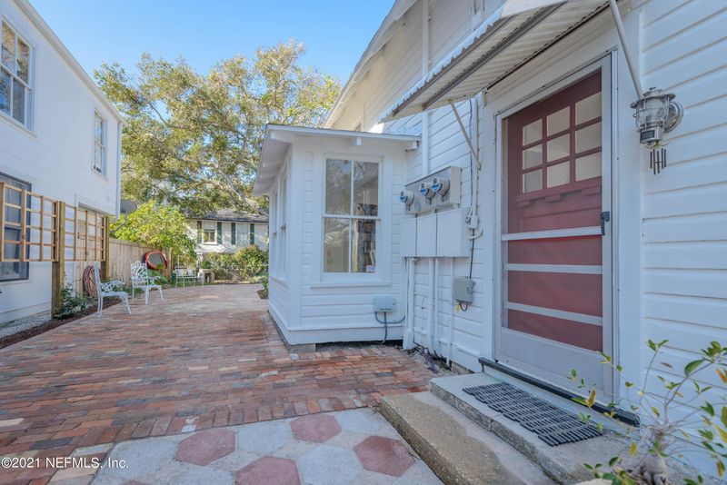 8 Lighthouse Ave, St Augustine, FL 32080