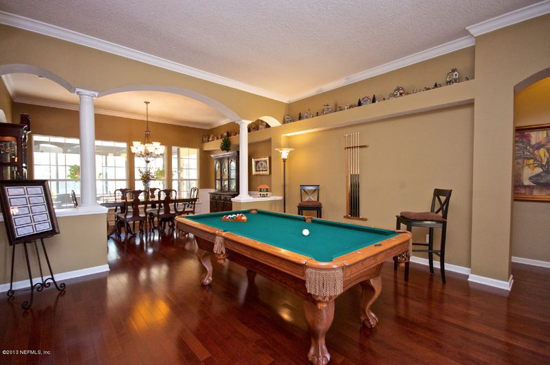 8003 Mount Ranier Dr, Jacksonville, FL 32256