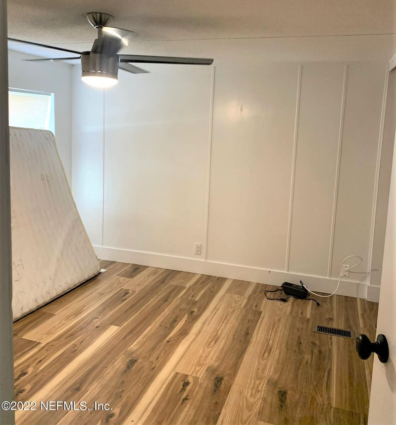 8006 Mc Glothlin St, Jacksonville, FL 32210