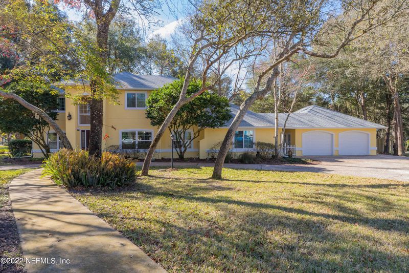801 Wellington Ct, St Augustine, FL 32086