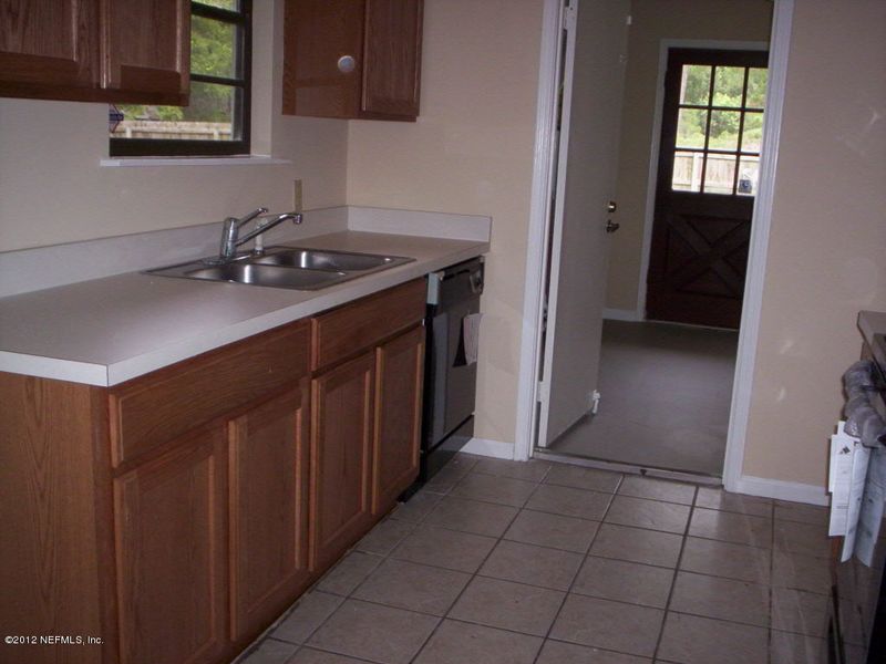 8020 Ebersol Rd, Jacksonville, FL 32216