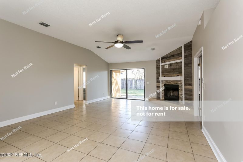 8021 Weather Vane Dr, Jacksonville, FL 32244