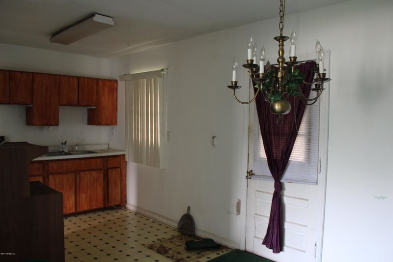 8022 Denham Rd E, Jacksonville, FL 32208