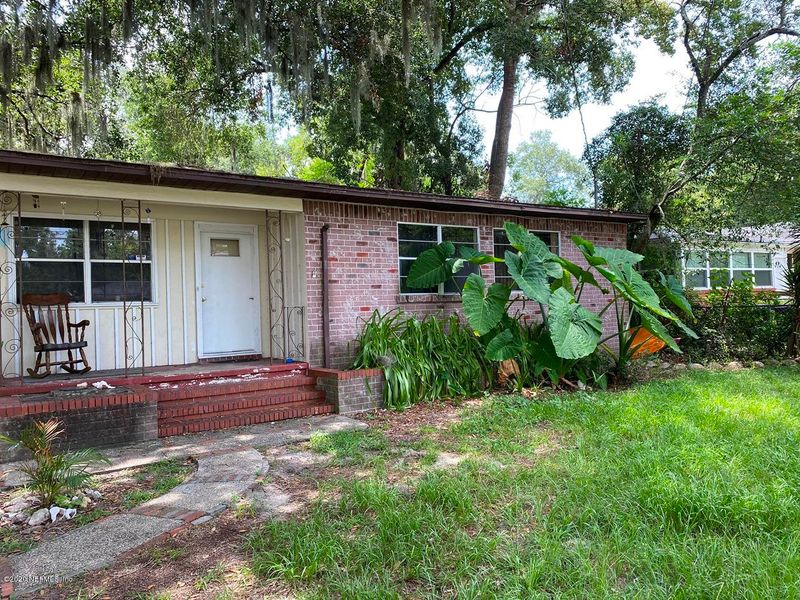 8023 Bond Dr, Jacksonville, FL 32208