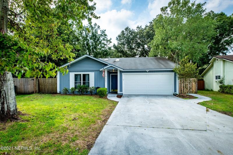 8027 Honeysuckle Ln, Jacksonville, FL 32244