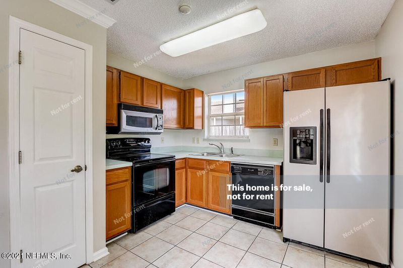 8029 Swamp Flower Dr, Jacksonville, FL 32244