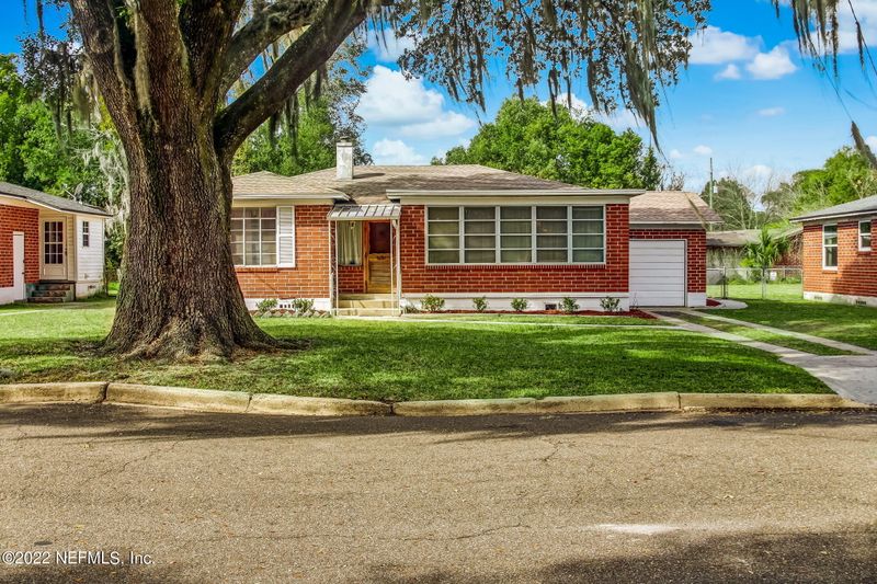 8030 Bond Dr, Jacksonville, FL 32208