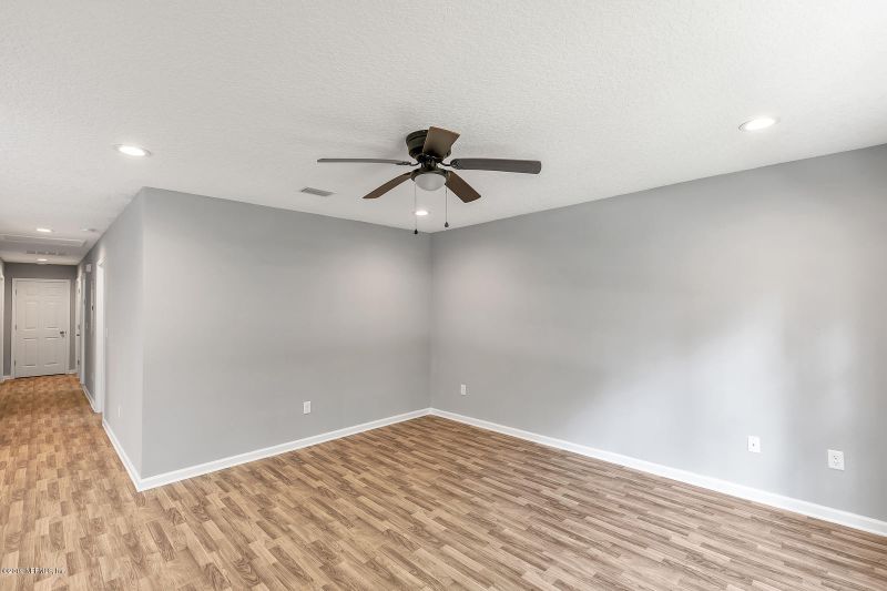 8032 Smart Ave, Jacksonville, FL 32219