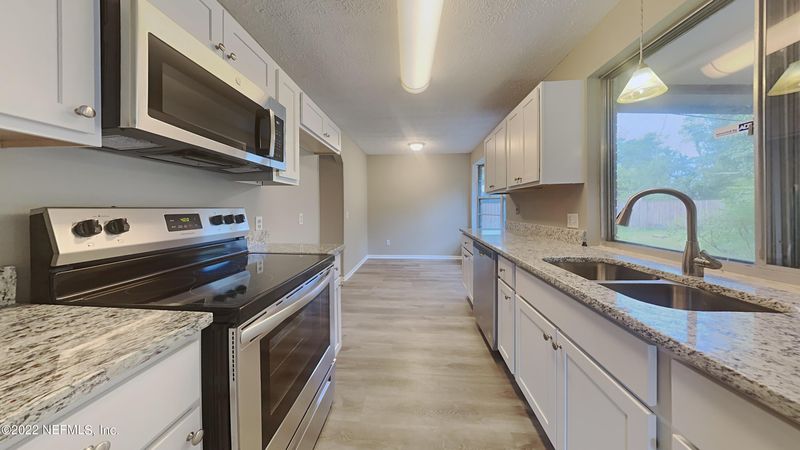 8038 Cayuga Trl, Jacksonville, FL 32244