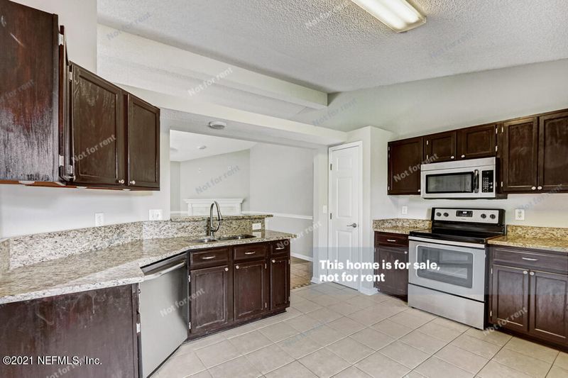 8043 Macnaughton Dr, Jacksonville, FL 32244