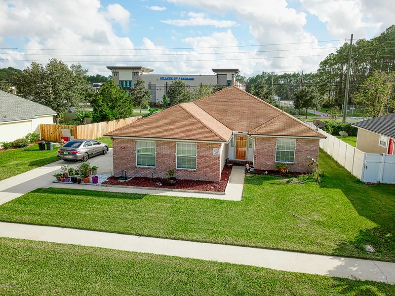 805 Southern Belle Dr E, Jacksonville, FL 32259