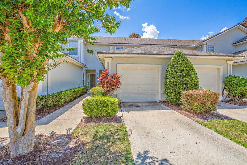 805 Southern Creek Dr, St Johns, FL 32259