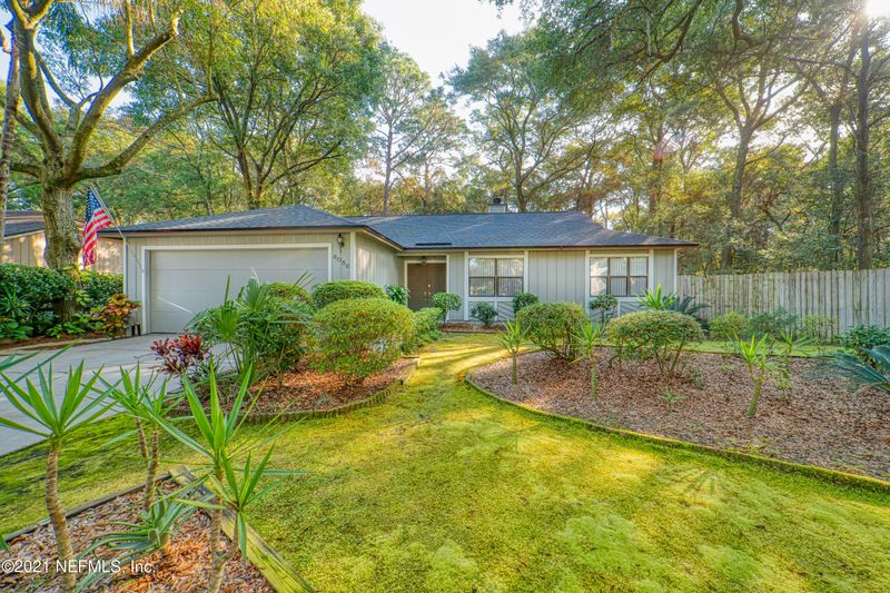 8056 Voltaire Ct E, Jacksonville, FL 32277
