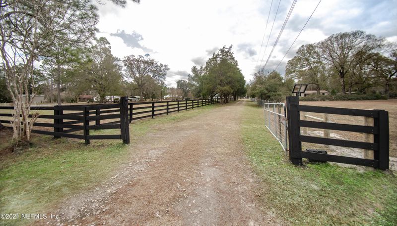 8059 Caboose Ln, Bryceville, FL 32009