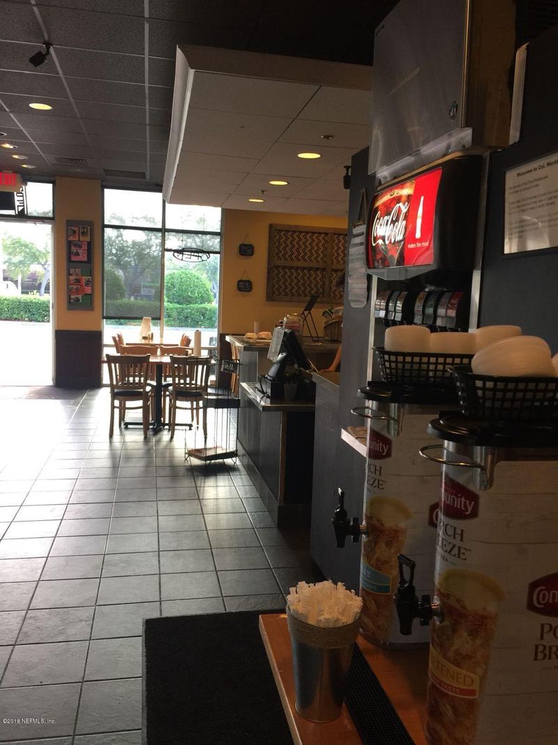 8060 Philips Hw, Jacksonville, FL 32256
