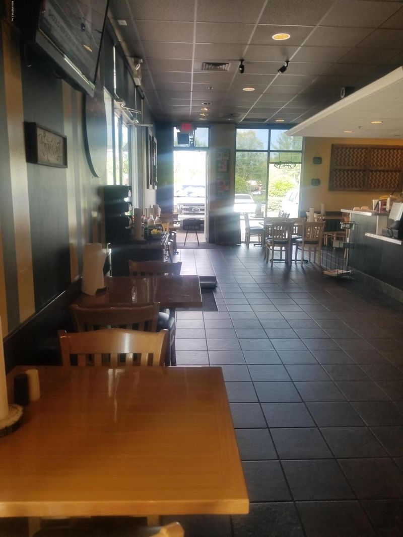 8060 Philips Hw, Jacksonville, FL 32256