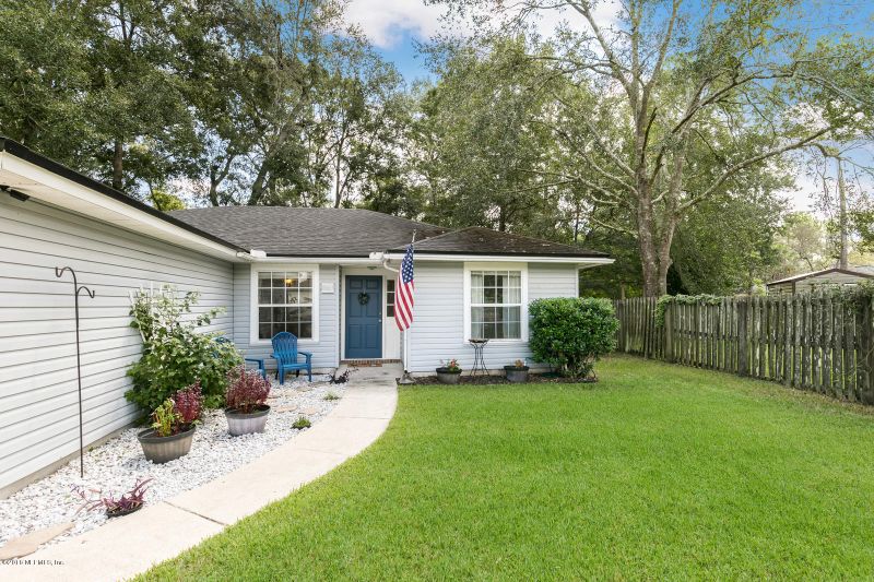 8063 Macdougall Dr E, Jacksonville, FL 32244
