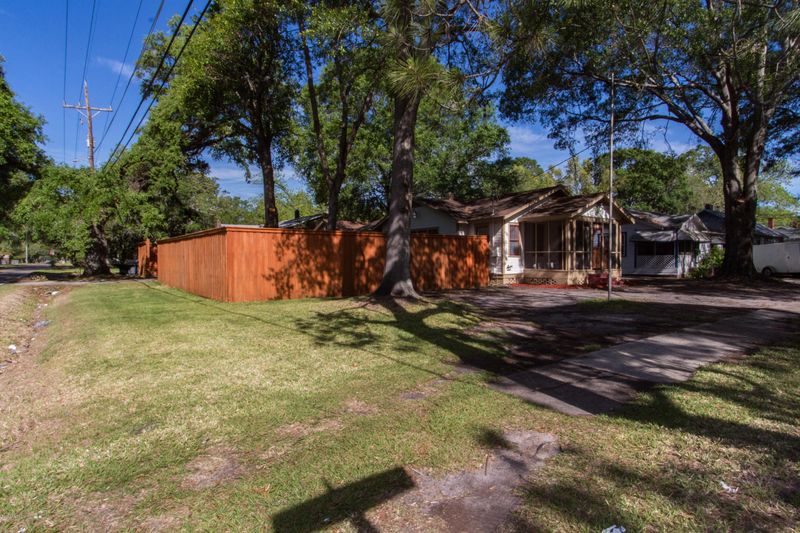 808 Mackinaw St, Jacksonville, FL 32254