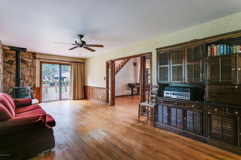 809 Branscomb Rd, Green Cove Springs, FL 32043