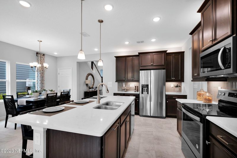 81 Lindenwood Pl, St Johns, FL 32259