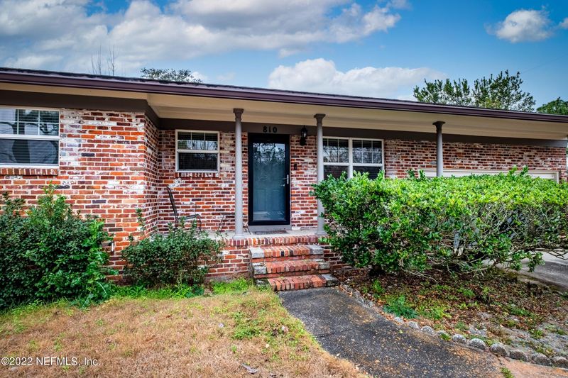 810 Brookview Dr N, Jacksonville, FL 32225