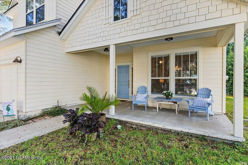 810 Paradise Ln, Atlantic Beach, FL 32233