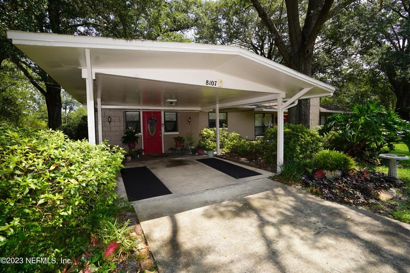 8107 Herlong Rd, Jacksonville, FL 32210