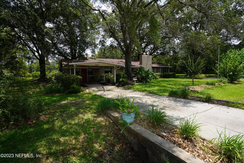 8107 Herlong Rd, Jacksonville, FL 32210