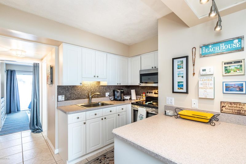 811 1st St S #12, Jacksonville Beach, FL 32250