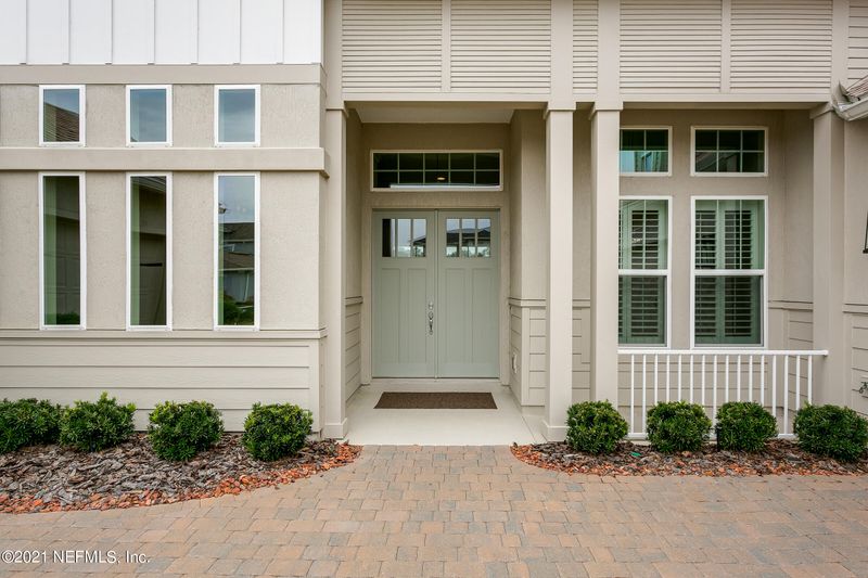 811 E Dorchester Dr, St Johns, FL 32259