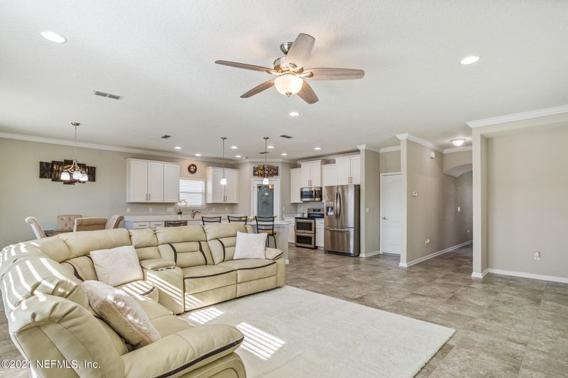 8112 Cape Fox Dr, Jacksonville, FL 32222