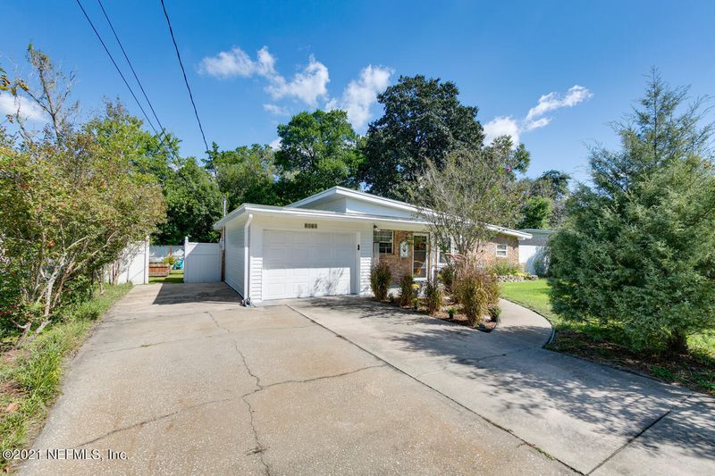 8121 Genet Dr, Jacksonville, FL 32210