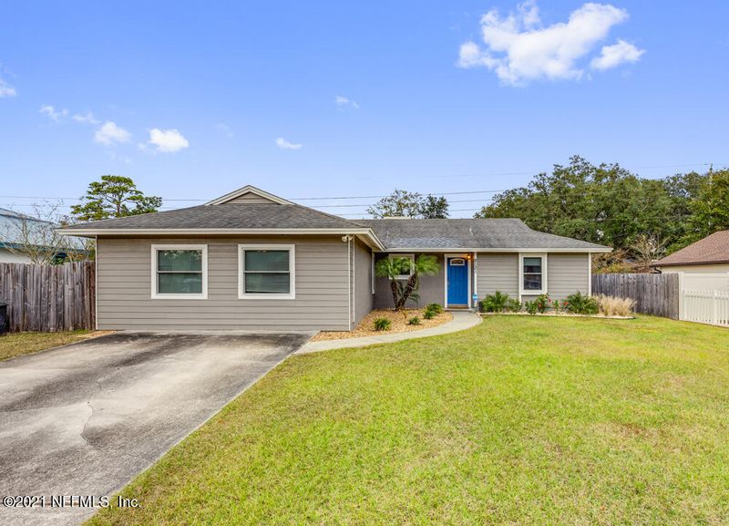 8121 Sable Woods Dr N, Jacksonville, FL 32244