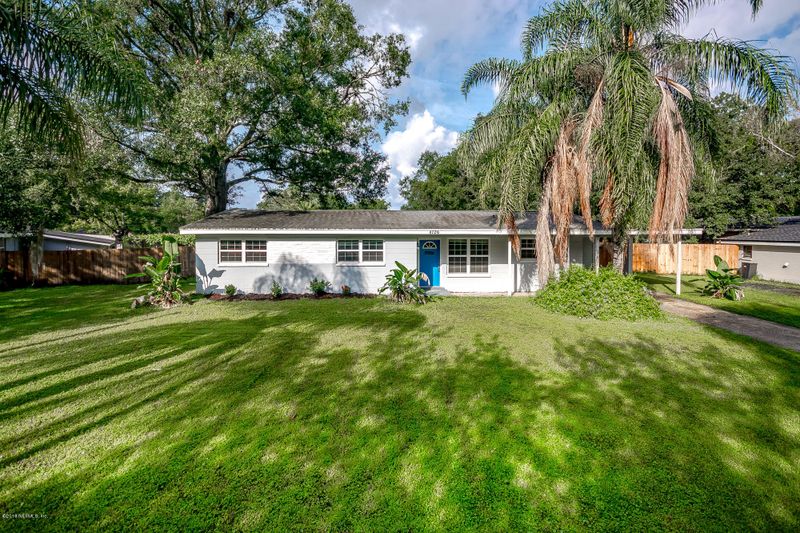 8126 Fresca St, Jacksonville, FL 32217