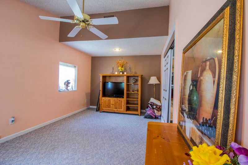 8129 Herlong Rd, Jacksonville, FL 32210