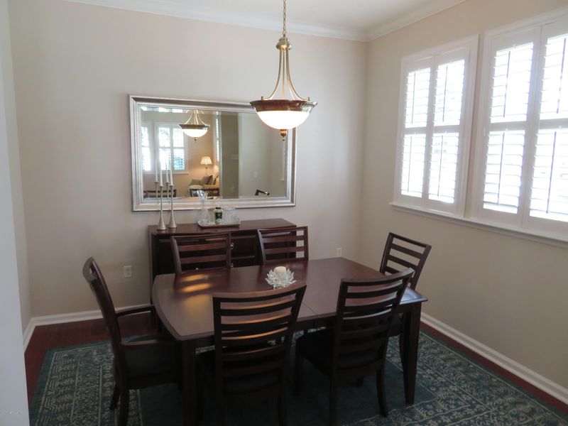 8129 Mount Ranier Dr, Jacksonville, FL 32256