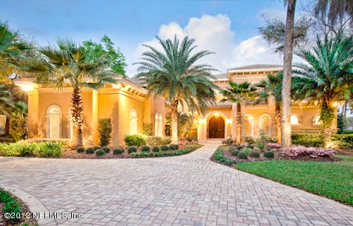 813 Queens Harbor Blvd, Jacksonville, FL 32225