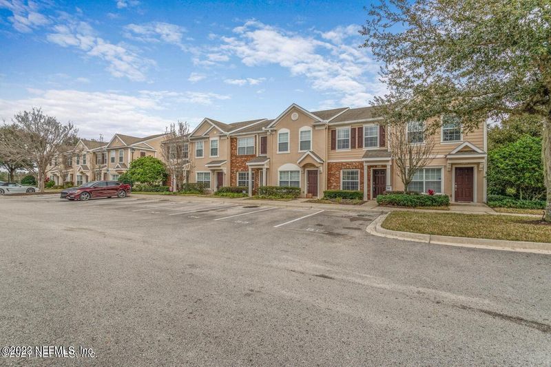 8136 Summerside Cir, Jacksonville, FL 32256