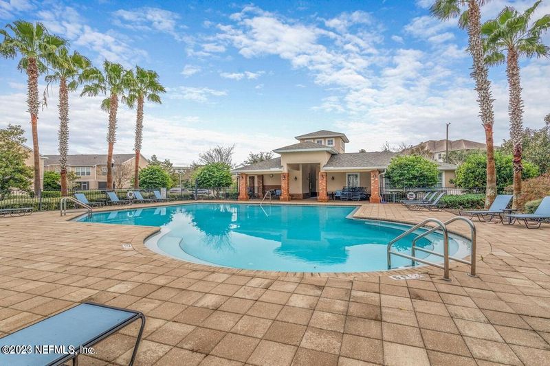 8136 Summerside Cir, Jacksonville, FL 32256