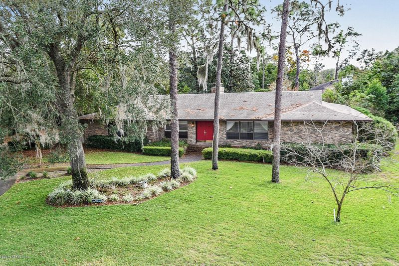 8141 Pine Lake Rd, Jacksonville, FL 32256