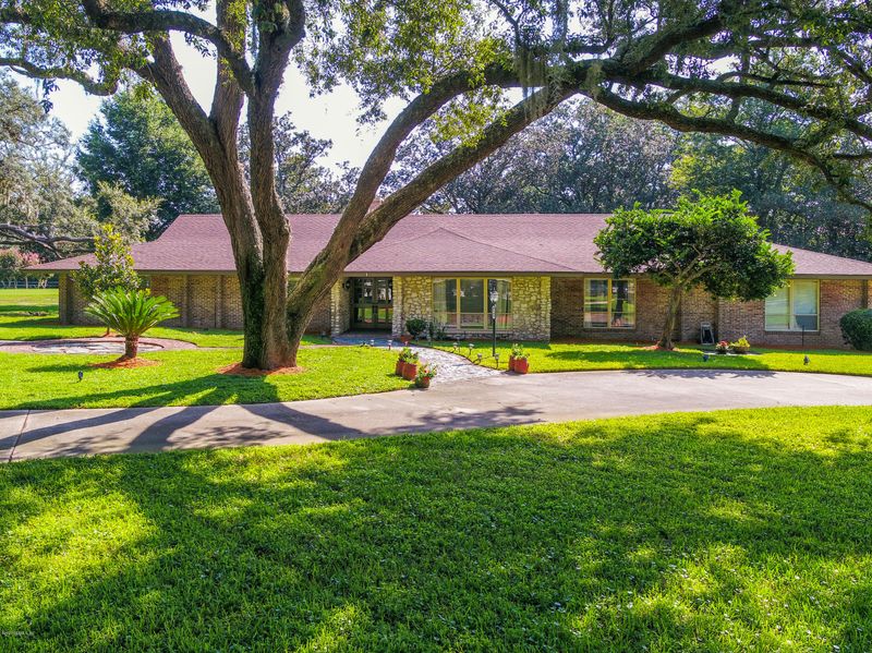 8149 Hollyridge Rd, Jacksonville, FL 32256