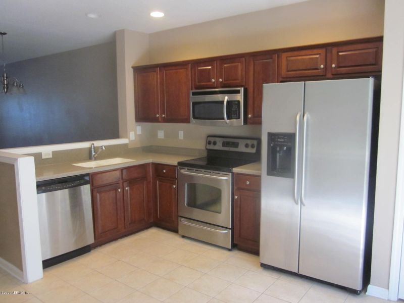 8155 Summerside Cir, Jacksonville, FL 32256