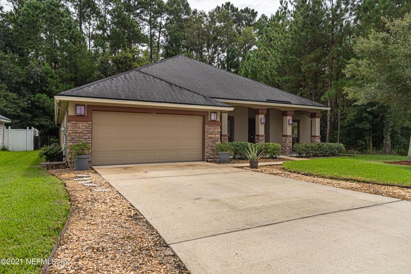 816 Reflection Cove Rd, Jacksonville, FL 32218