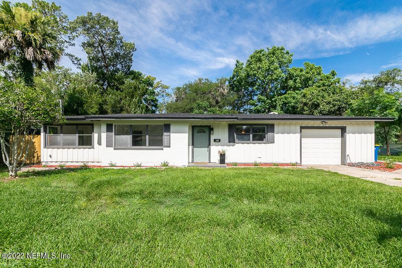 816 Seabrook Cove Rd, Jacksonville, FL 32211